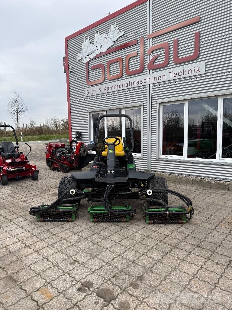 John Deere 3235 C ماكينات جز العشب