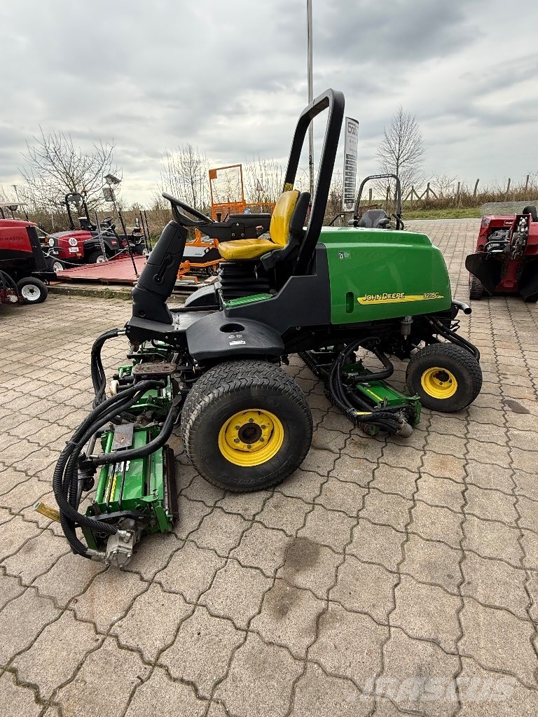John Deere 3235 C ماكينات جز العشب