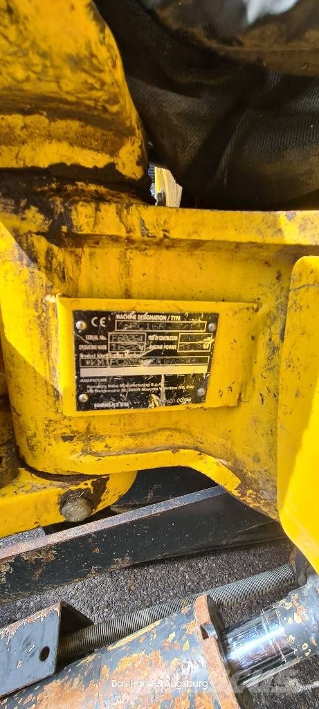 Komatsu PC 16 R-3 Minikaivukoneet < 7t