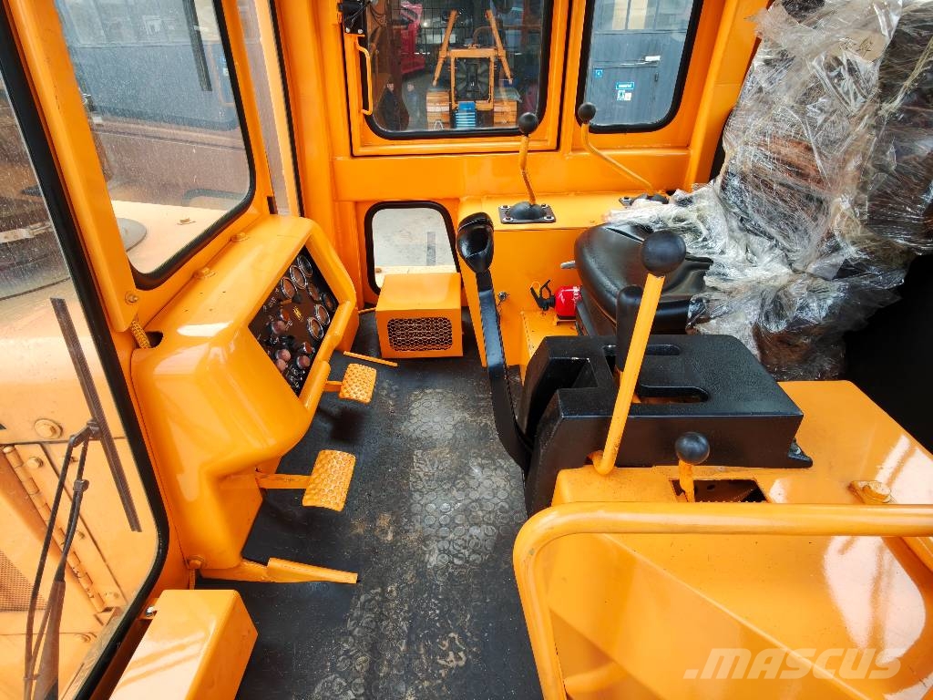 HSW TD-25G Kāpurķēžu buldozeri