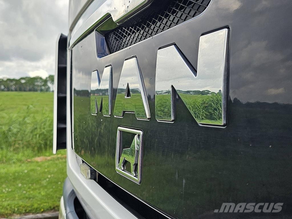 MAN 26.400 TGS 6X4H-4 EEV HMF CRANE 훅 리프트 트럭