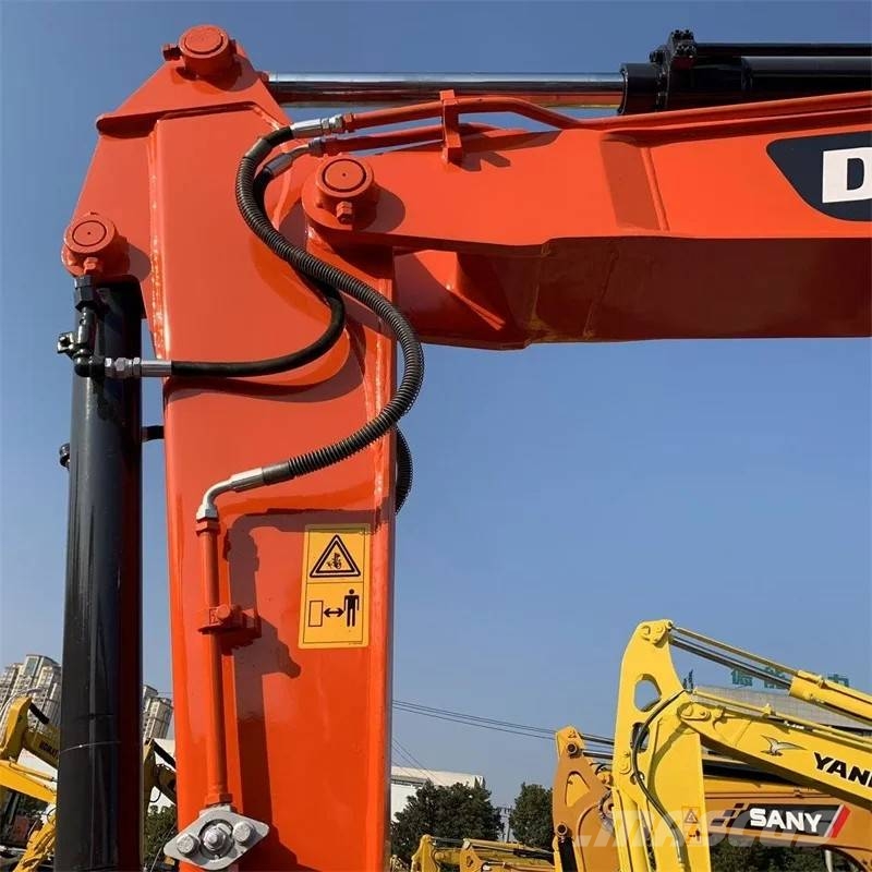 Doosan DX 75-9 C 小型挖土機/掘鑿機<7t(小型挖掘機)