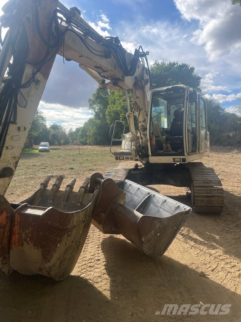 Liebherr R 900 C Bandgrävare