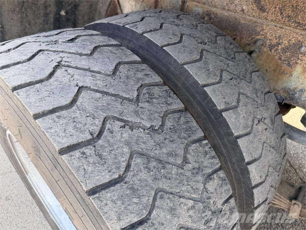 Scania Iný model VIN 352 Camiones bañeras basculantes o volquetes