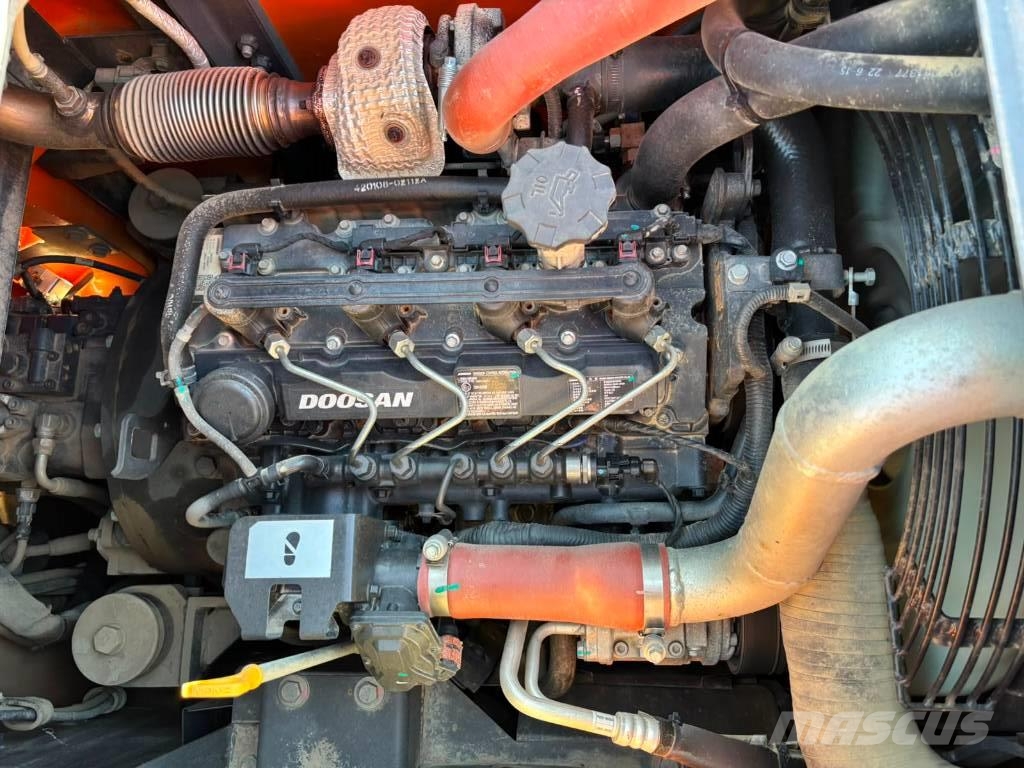 Develon DX 140 LCR-7 / Pienet tunnit, Siisti lyhytperäinen حفارات زحافة