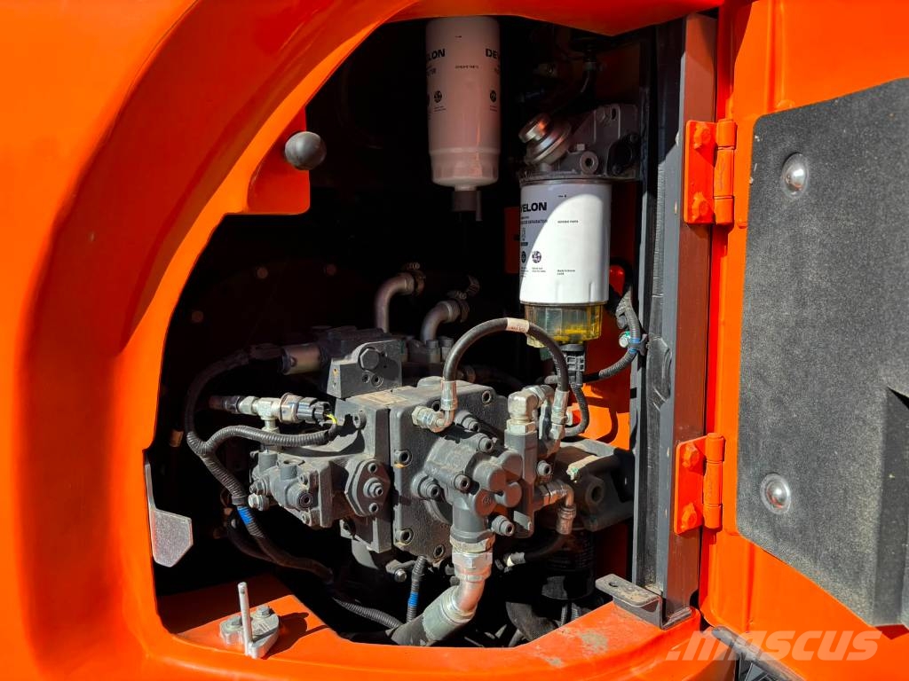 Develon DX 140 LCR-7 / Pienet tunnit, Siisti lyhytperäinen حفارات زحافة