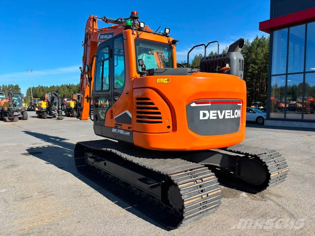 Develon DX 140 LCR-7 / Pienet tunnit, Siisti lyhytperäinen حفارات زحافة