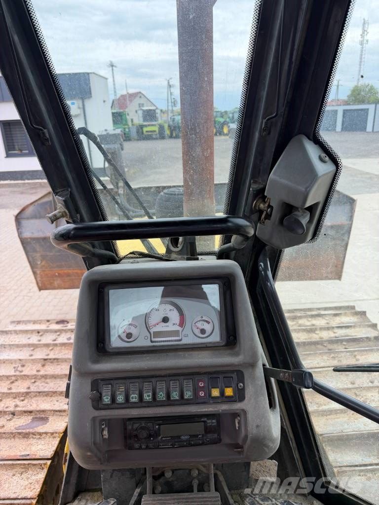 New Holland D 150 Buldožerji goseničarji