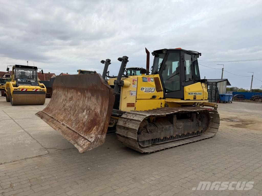 New Holland D 150 Buldožerji goseničarji