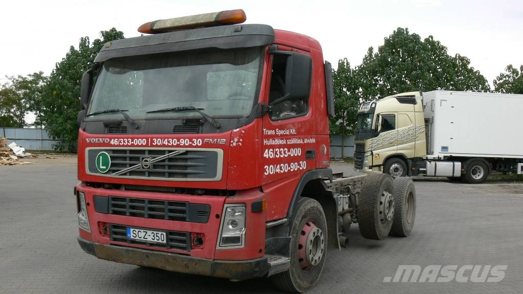 Volvo FM12 4x2 شاحنات بمقصورة وهيكل