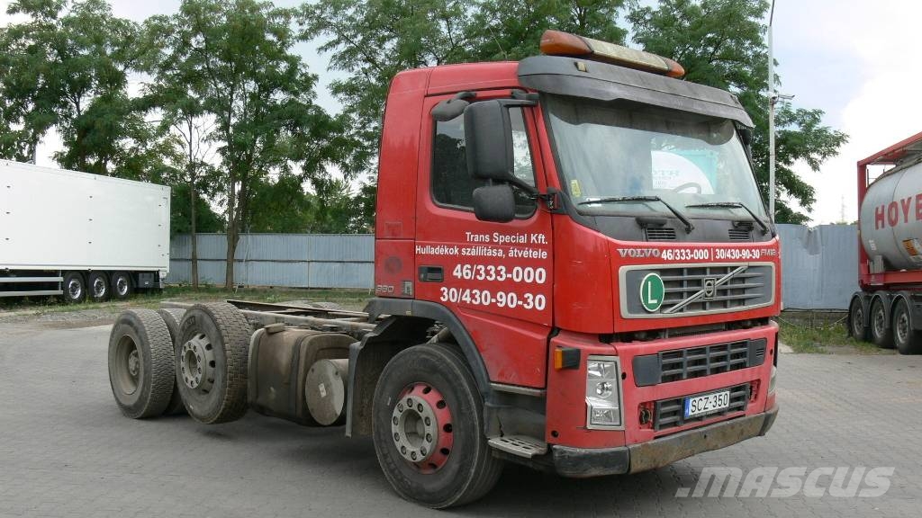 Volvo FM12 4x2 شاحنات بمقصورة وهيكل