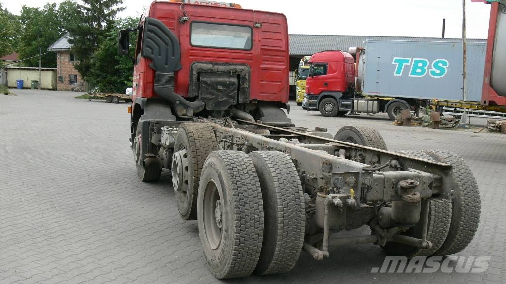Volvo FM12 4x2 شاحنات بمقصورة وهيكل