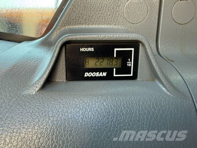 Doosan / DEVELON DX140LC-7 Bageri guseničari