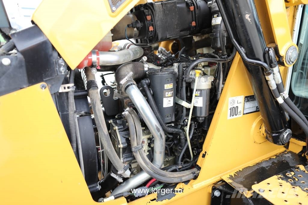 CAT 432 F2 Εκσκαφείς Φορτωτές τύπου JCB
