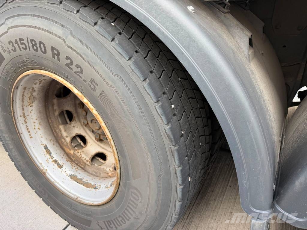 Iveco Stralis 260 S31 Camiones portavehículos