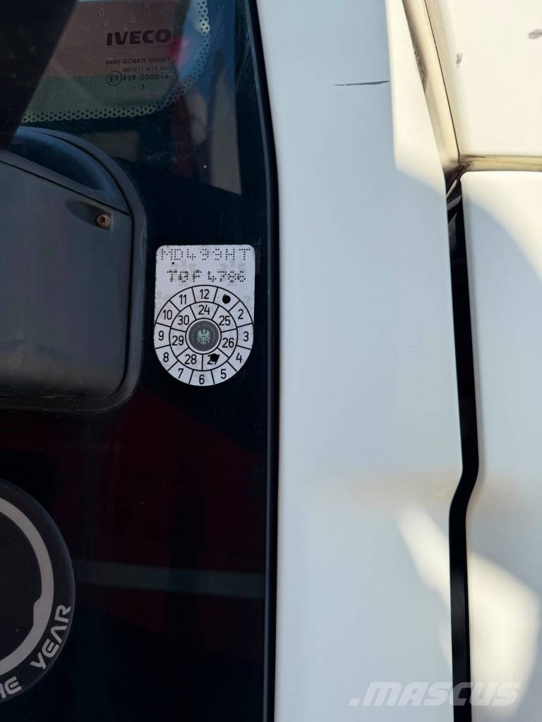 Iveco Stralis 260 S31 Camiones portavehículos