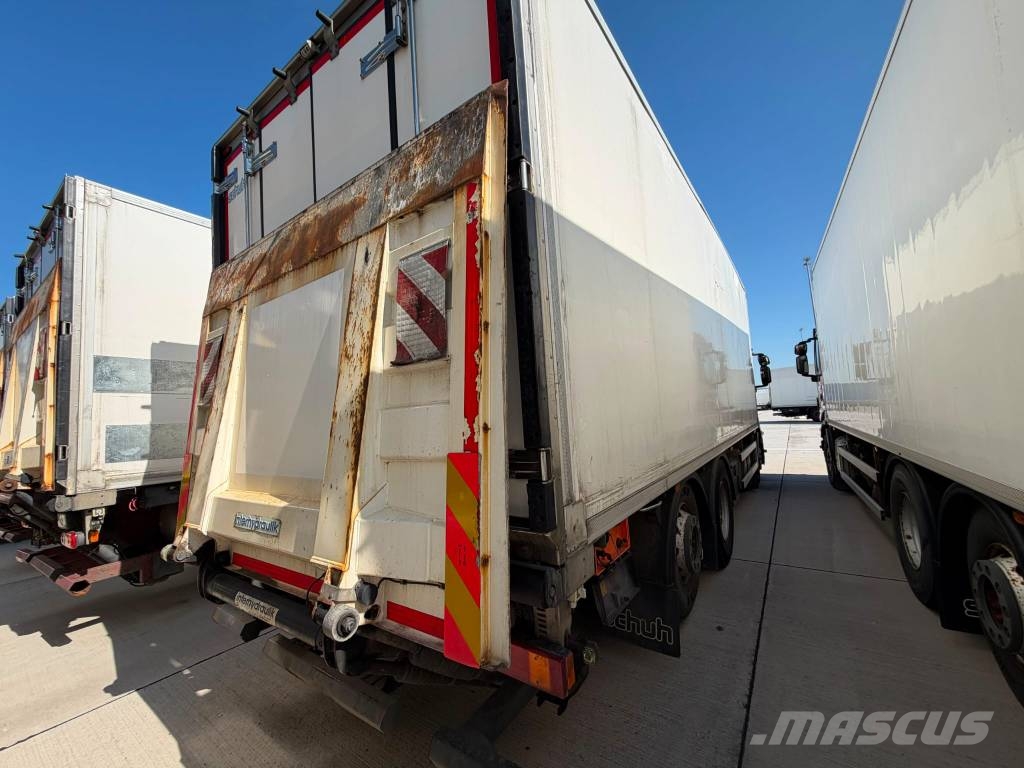 Iveco Stralis 260 S31 Camiones portavehículos
