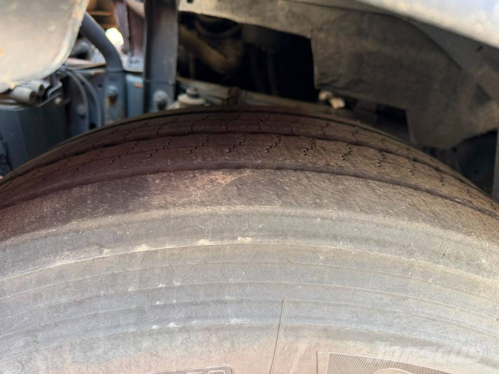 Iveco Stralis 260 S31 Camiones portavehículos