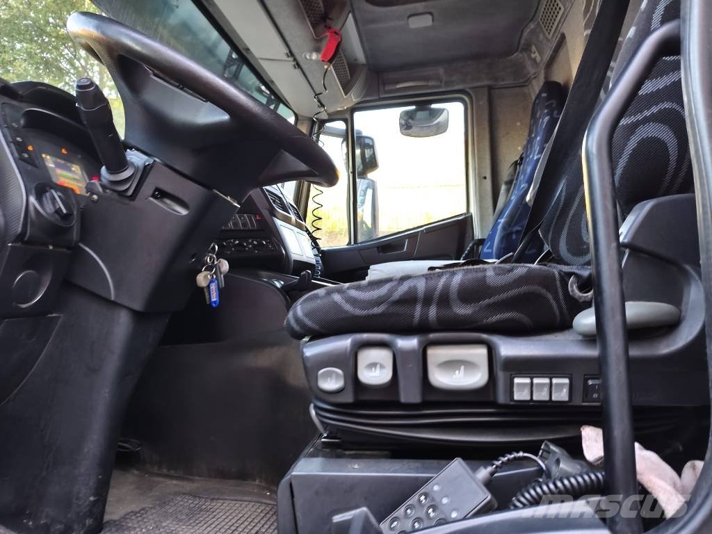 Iveco Stralis 260 S31 Camiones portavehículos