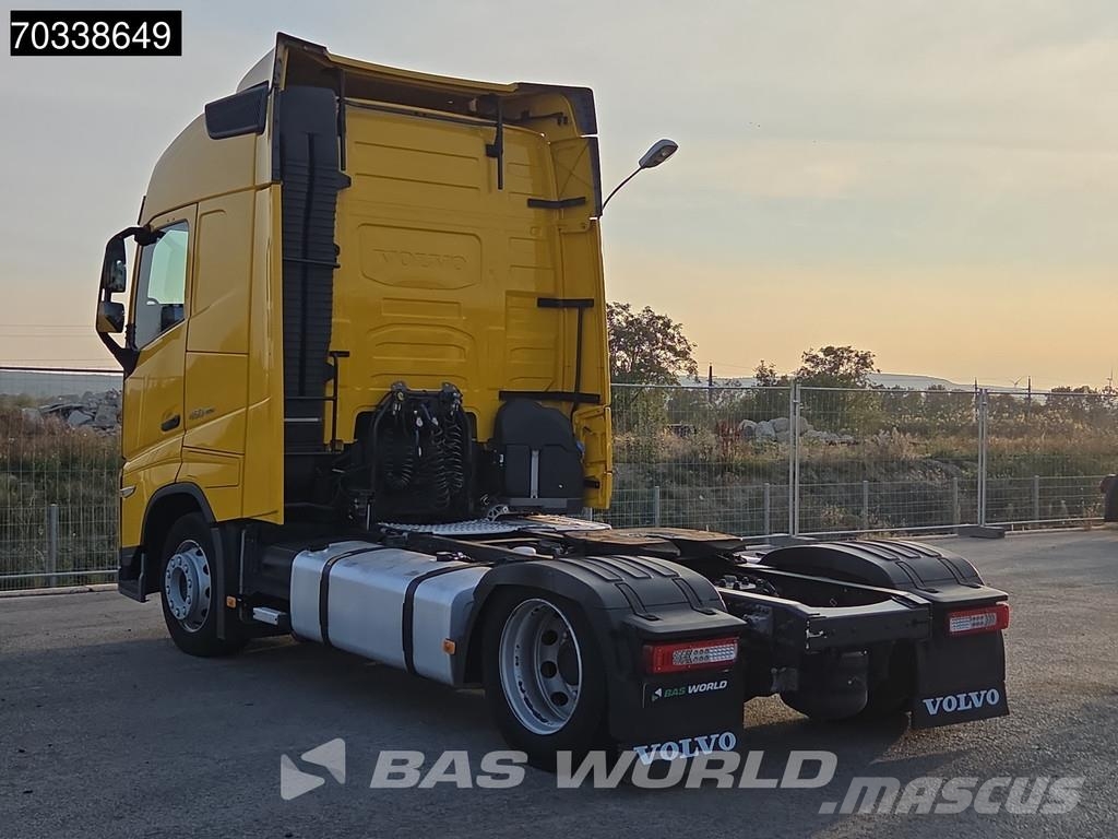 Volvo FH 460 4X2 Globe Mega 2x Tanks I-ParkCool Navi ACC Vilcēji