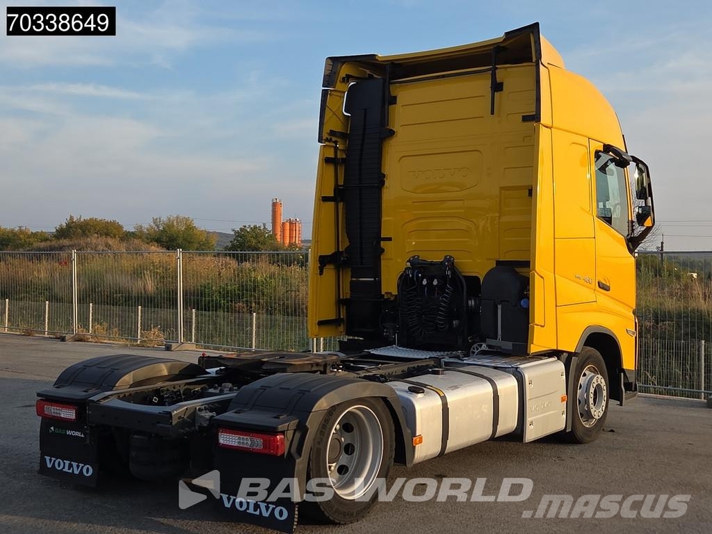 Volvo FH 460 4X2 Globe Mega 2x Tanks I-ParkCool Navi ACC Тягачі
