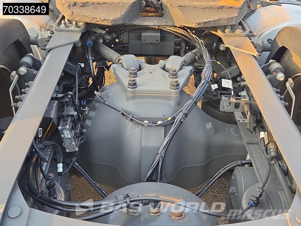Volvo FH 460 4X2 Globe Mega 2x Tanks I-ParkCool Navi ACC Тягачі