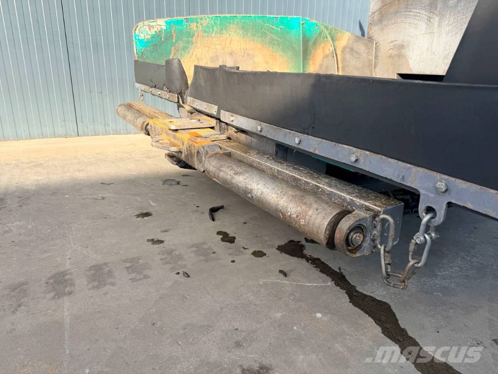 Vögele SUPER 800 Asfalta klājēji