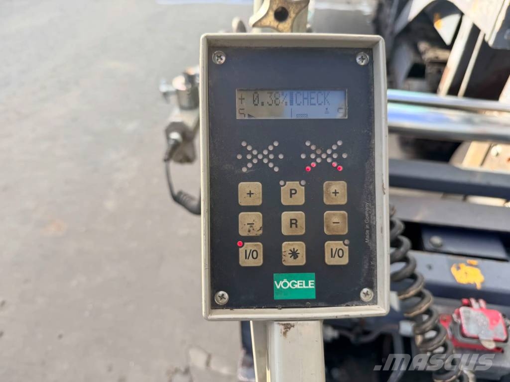 Vögele SUPER 800 Asfalta klājēji