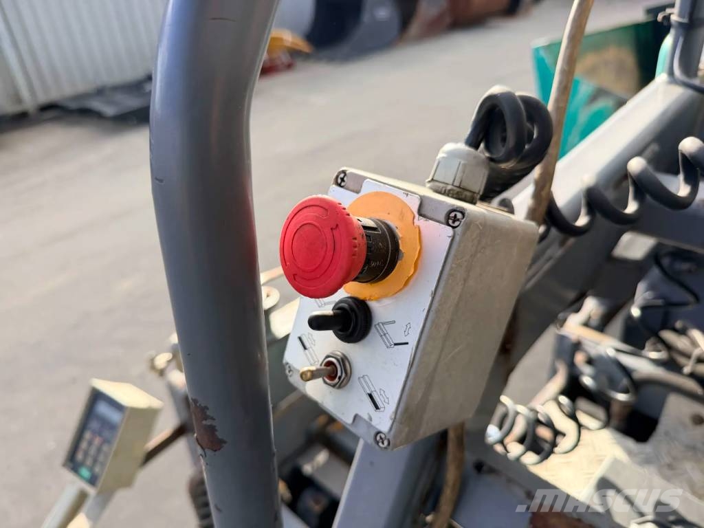 Vögele SUPER 800 Asfalta klājēji