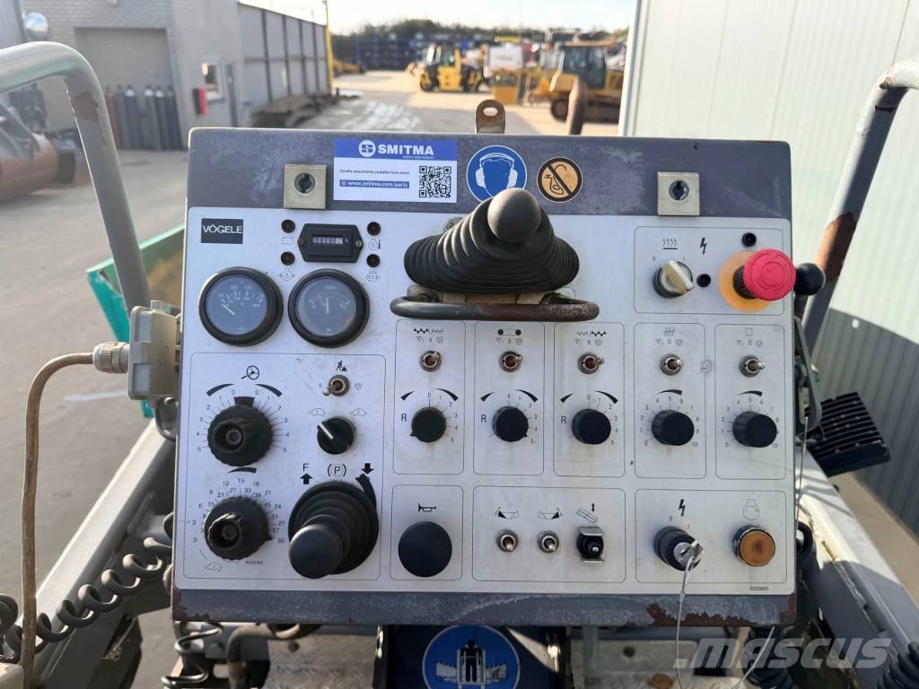 Vögele SUPER 800 Asfalta klājēji