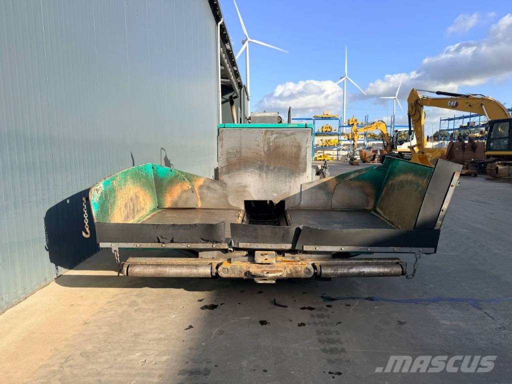 Vögele SUPER 800 Asfalta klājēji