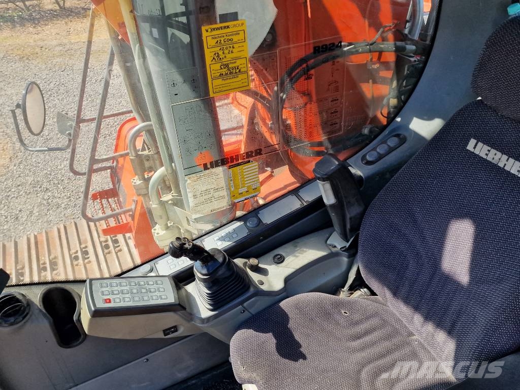 Liebherr R 924 Litronic Rupsgraafmachines