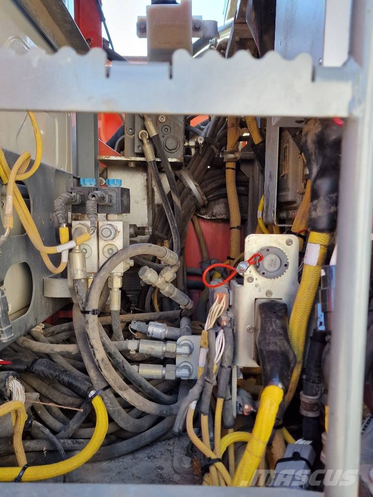 Liebherr R 924 Litronic Rupsgraafmachines