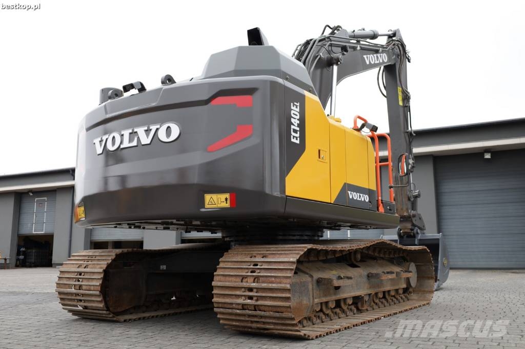 Volvo EC 140 EL حفارات زحافة