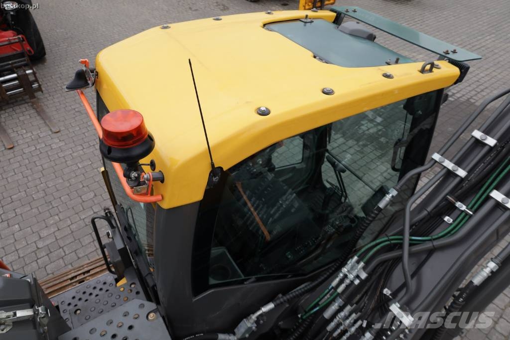 Volvo EC 140 EL حفارات زحافة