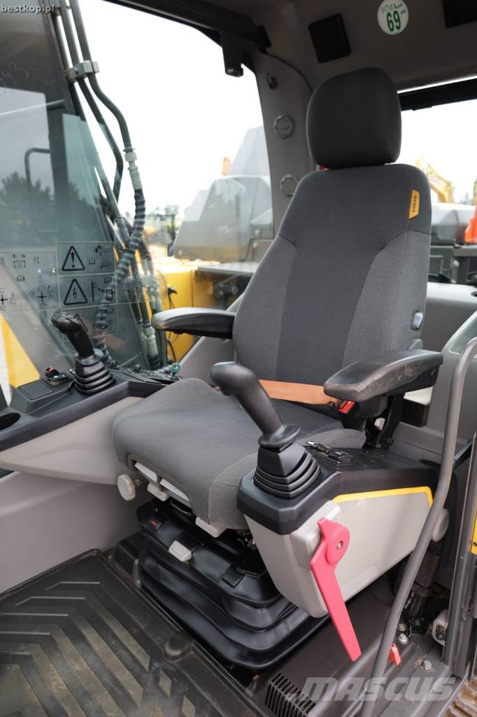 Volvo EC 140 EL حفارات زحافة