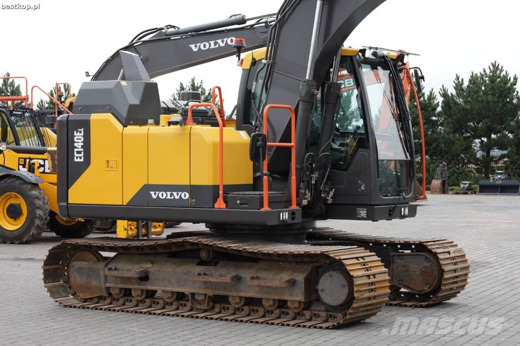 Volvo EC 140 EL حفارات زحافة