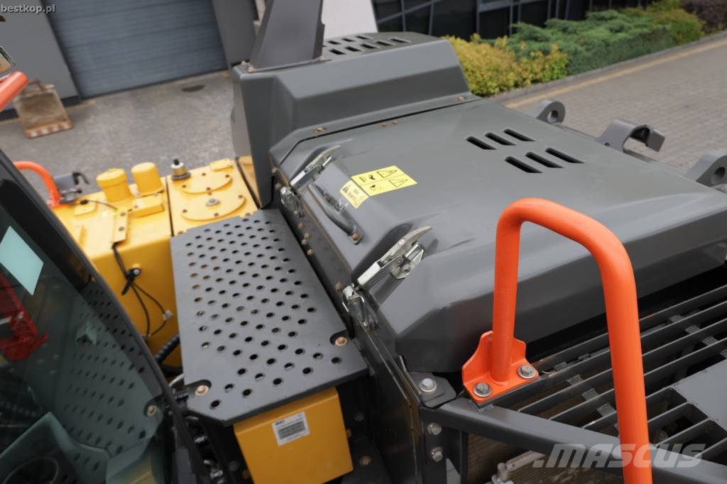 Volvo EC 140 EL حفارات زحافة