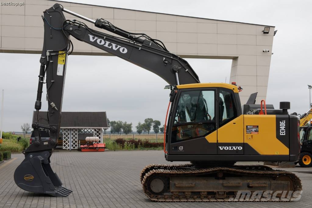Volvo EC 140 EL حفارات زحافة