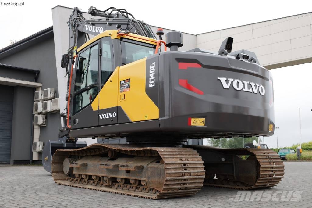 Volvo EC 140 EL حفارات زحافة