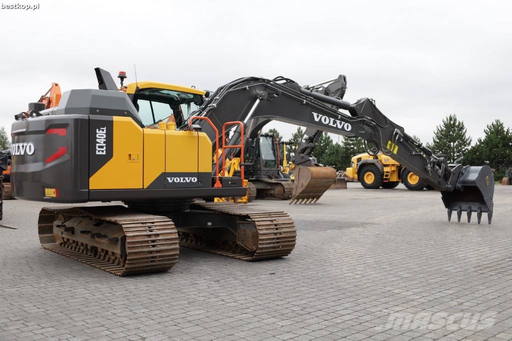 Volvo EC 140 EL حفارات زحافة