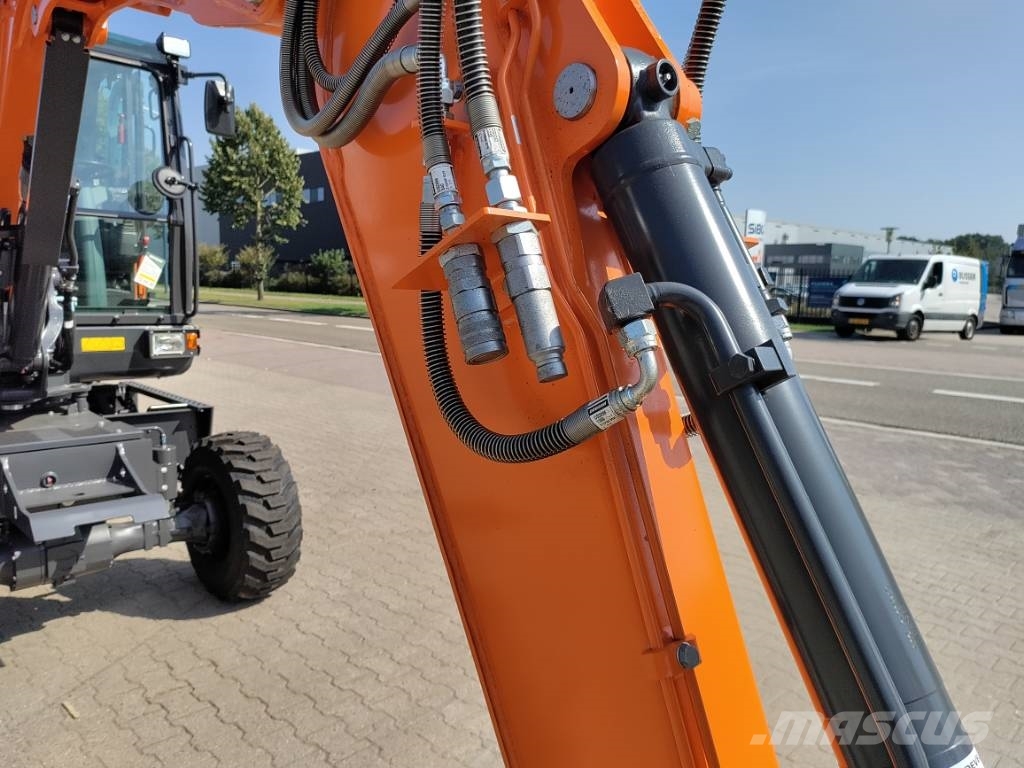 Develon DX57W-7 Міні-екскаватори < 7т