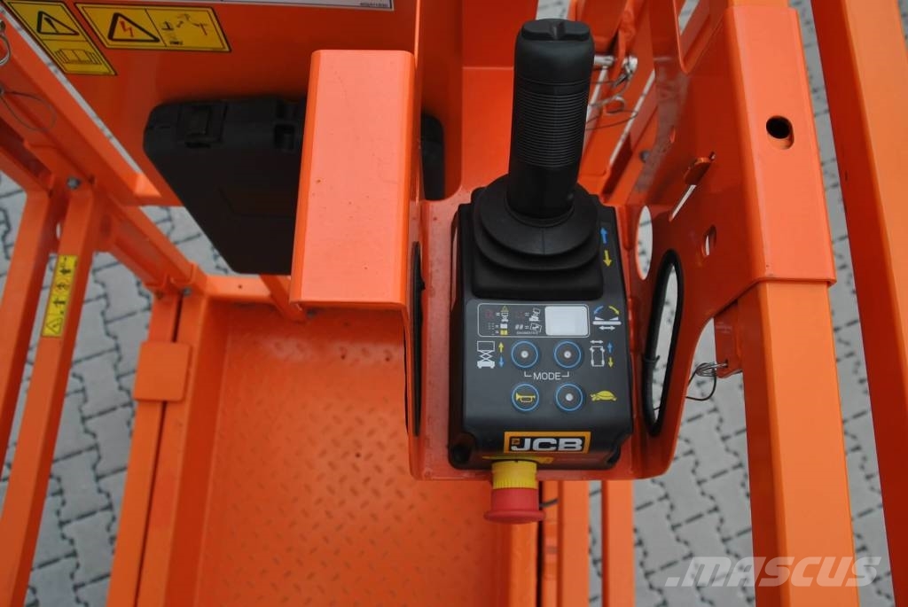 JCB Lager Neugerät 7 Meter Scheren Arbeitsbühne Šķerveida pacēlāji