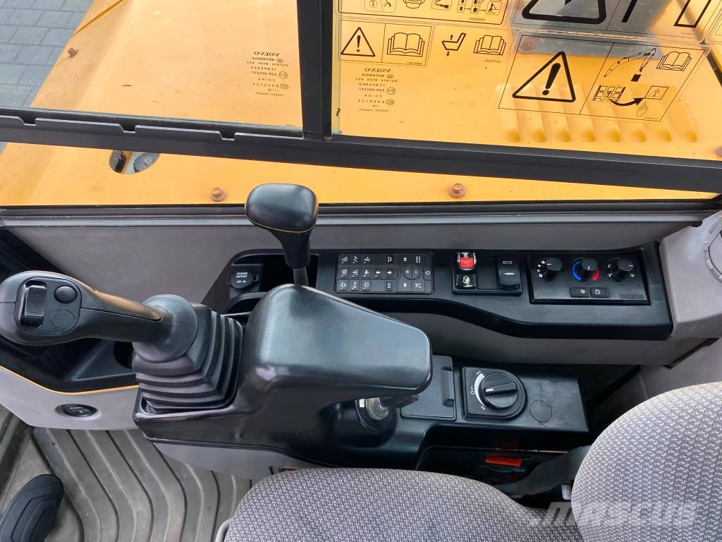 Volvo ECR 88 D Rupsgraafmachines