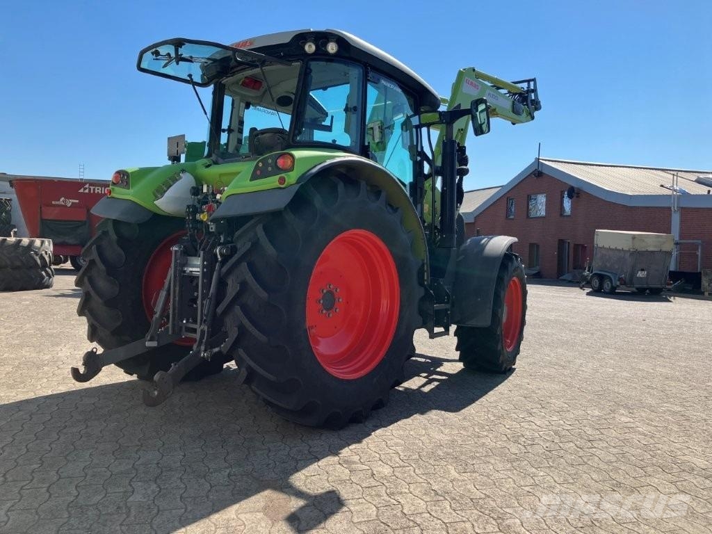 CLAAS Arion 460 CIS Traktory