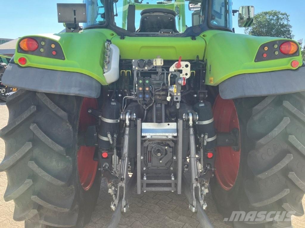 CLAAS Arion 460 CIS Traktory