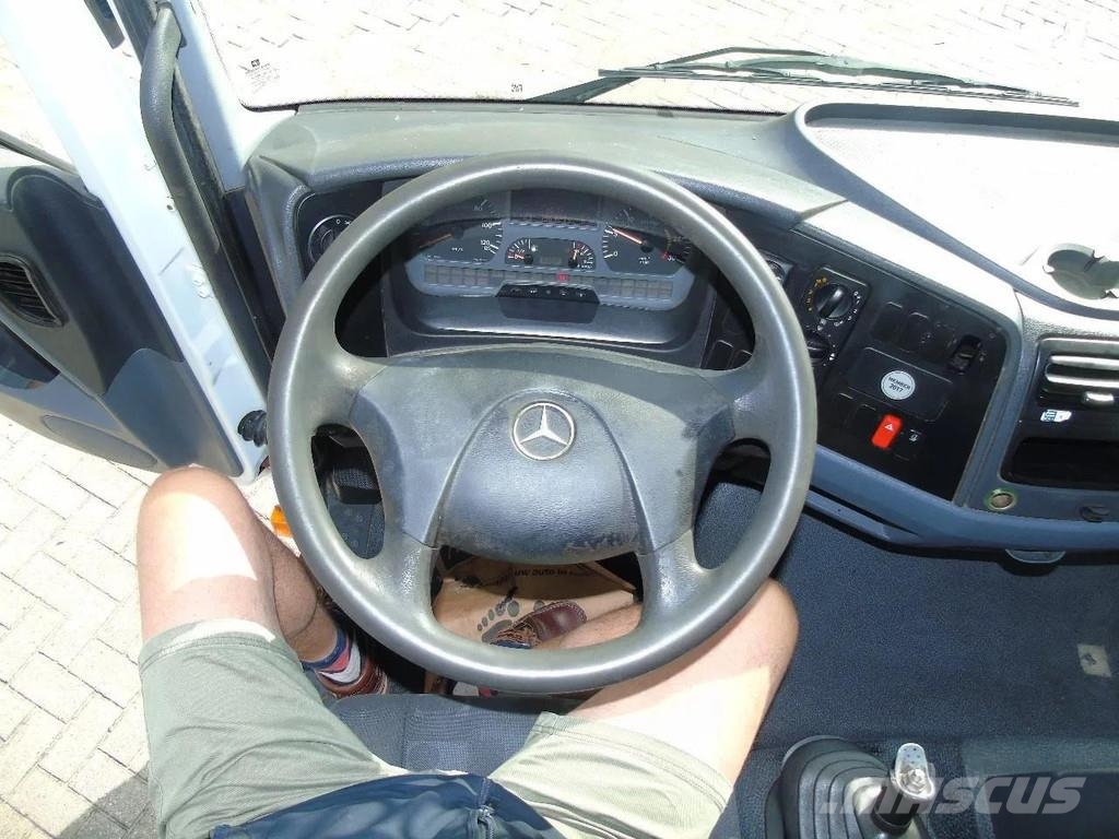 Mercedes-Benz Atego 1218 + euro 5 + lift Samochody ciężarowe ze skrzynią zamkniętą