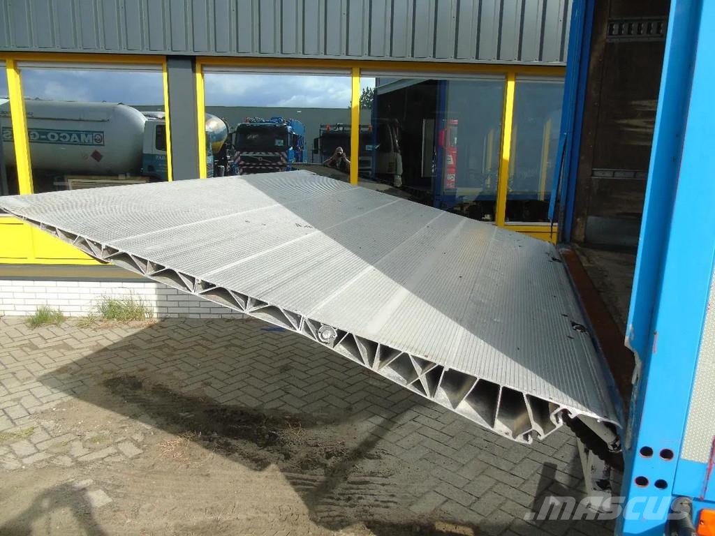 Mercedes-Benz Atego 1218 + euro 5 + lift Samochody ciężarowe ze skrzynią zamkniętą