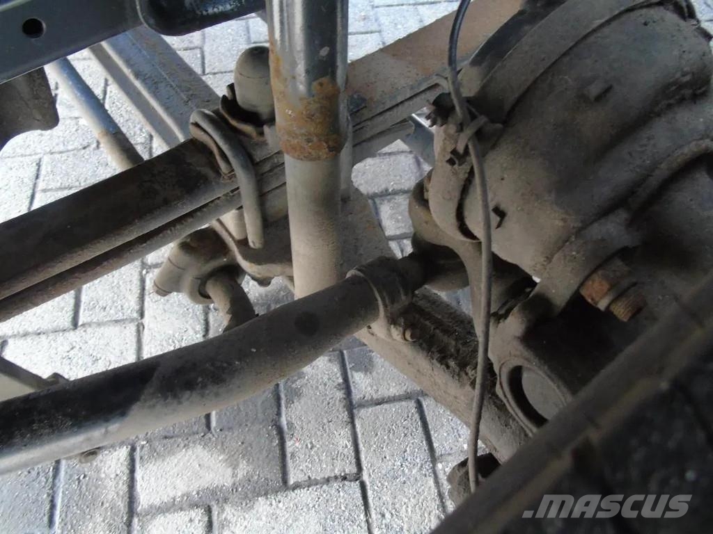 Mercedes-Benz Atego 1218 + euro 5 + lift Samochody ciężarowe ze skrzynią zamkniętą
