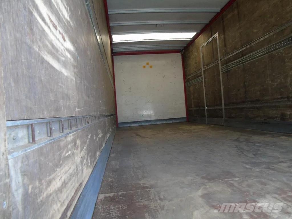 Mercedes-Benz Atego 1218 + euro 5 + lift Samochody ciężarowe ze skrzynią zamkniętą